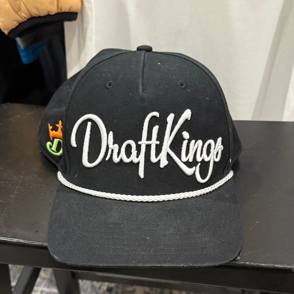 DraftKings Black Snap Back - OSFM - Picture 6 of 6